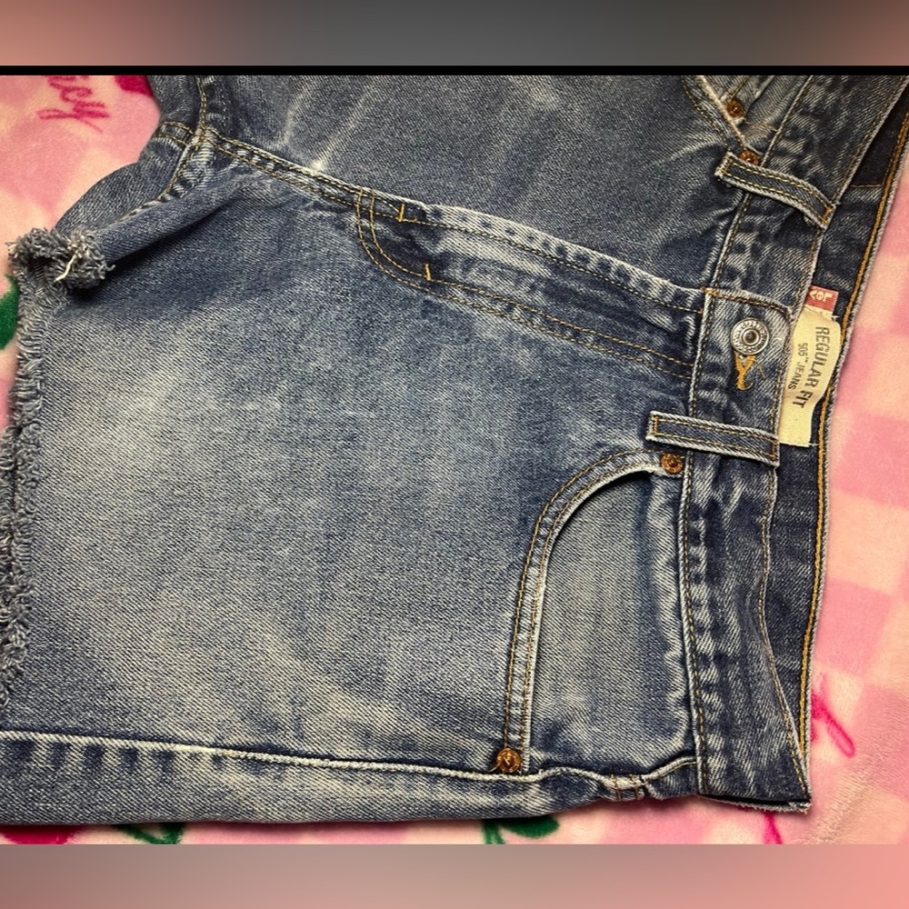 Vintage 505 Levi's Jean Shorts - Picture 3 of 11